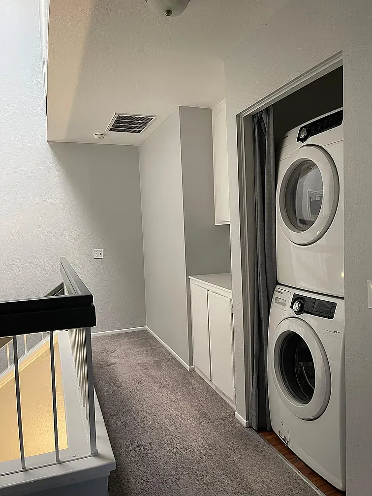 2 bed, 2.5 bath, 1227 sqft, $2,700 — Photo 4