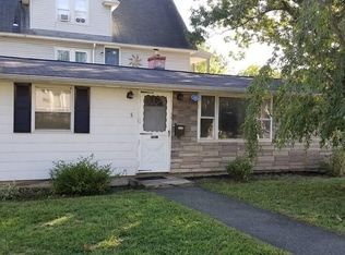 5 Desrosiers St, Springfield, MA 01104