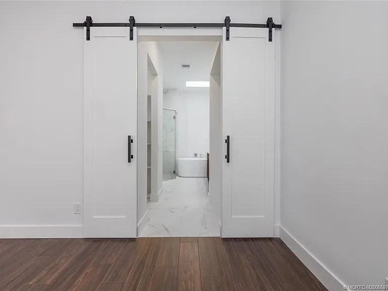 2198 SW Mayflower Dr — Photo 23