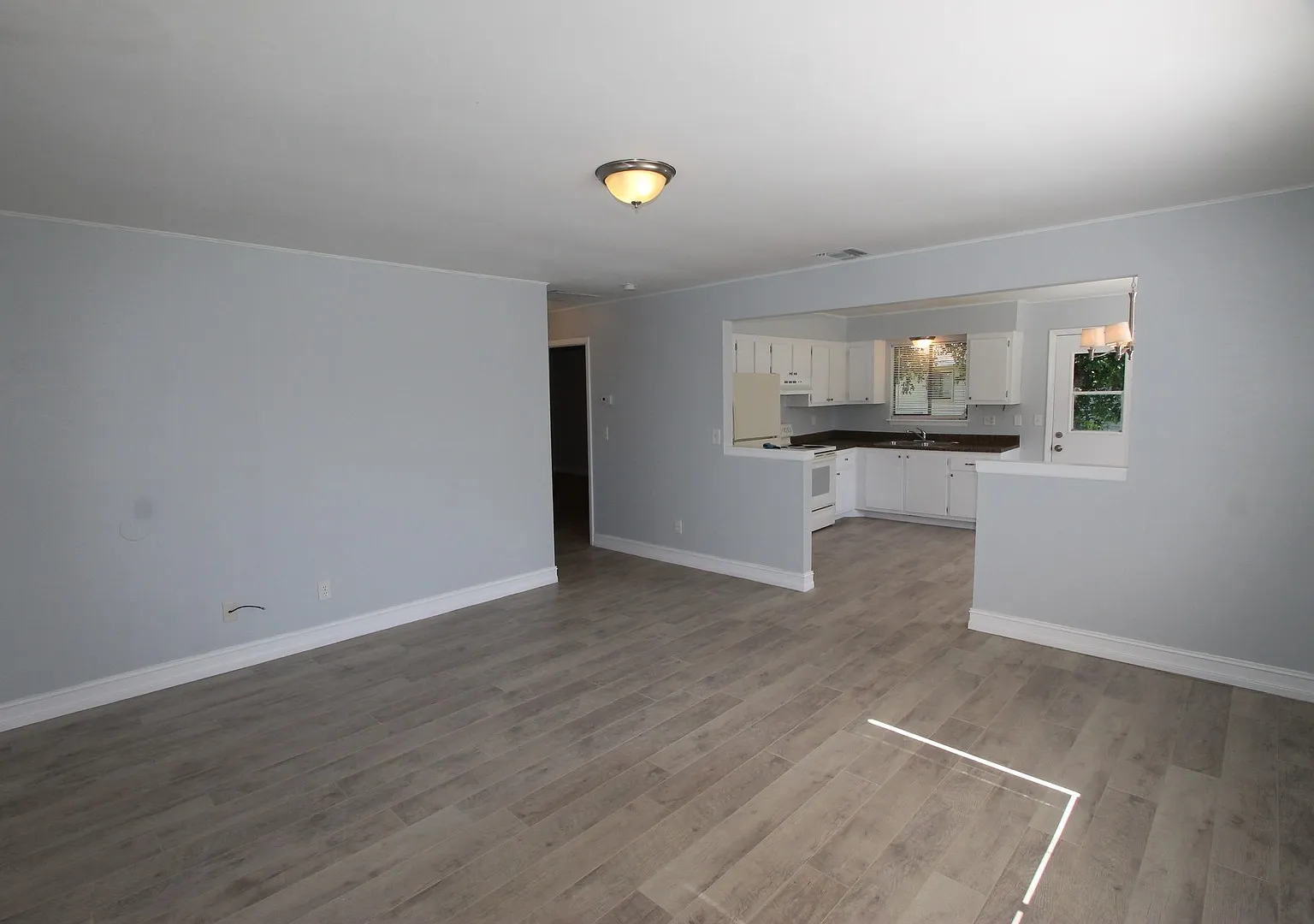 2445 TD — Photo 3
