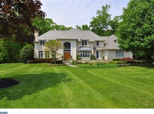 596 Longchamps Dr, Devon, PA 19333