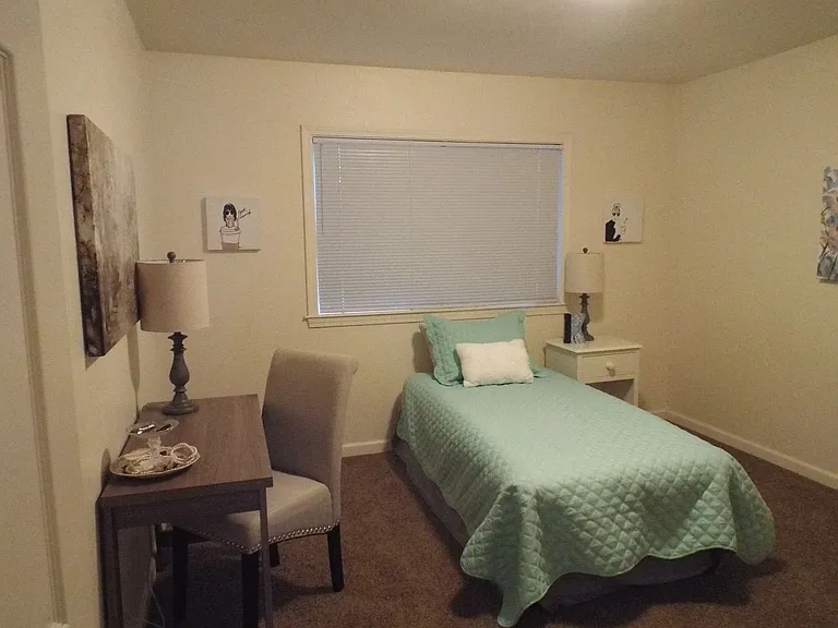 0605 - 303 Hickory St — Photo 10