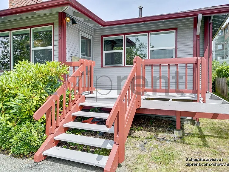 4110 44th Ave SW — Photo 2