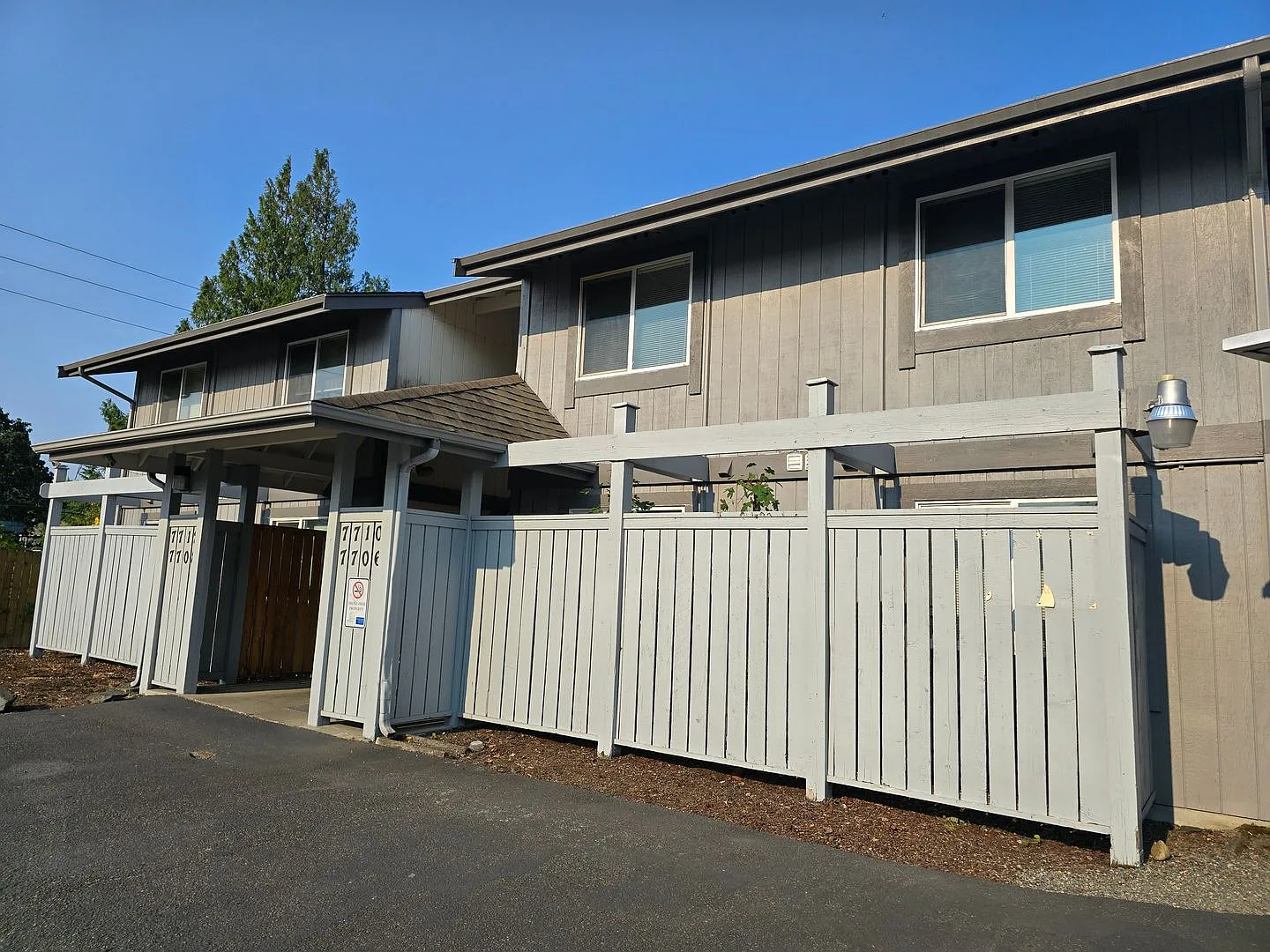Upper Floor 2 Bedroom with Carport — Photo 4