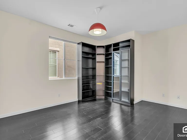 658 N 9th St — Photo 14