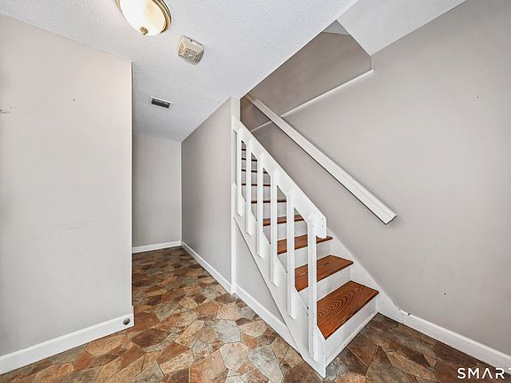 3rd image of 39 Old Mill Court #39