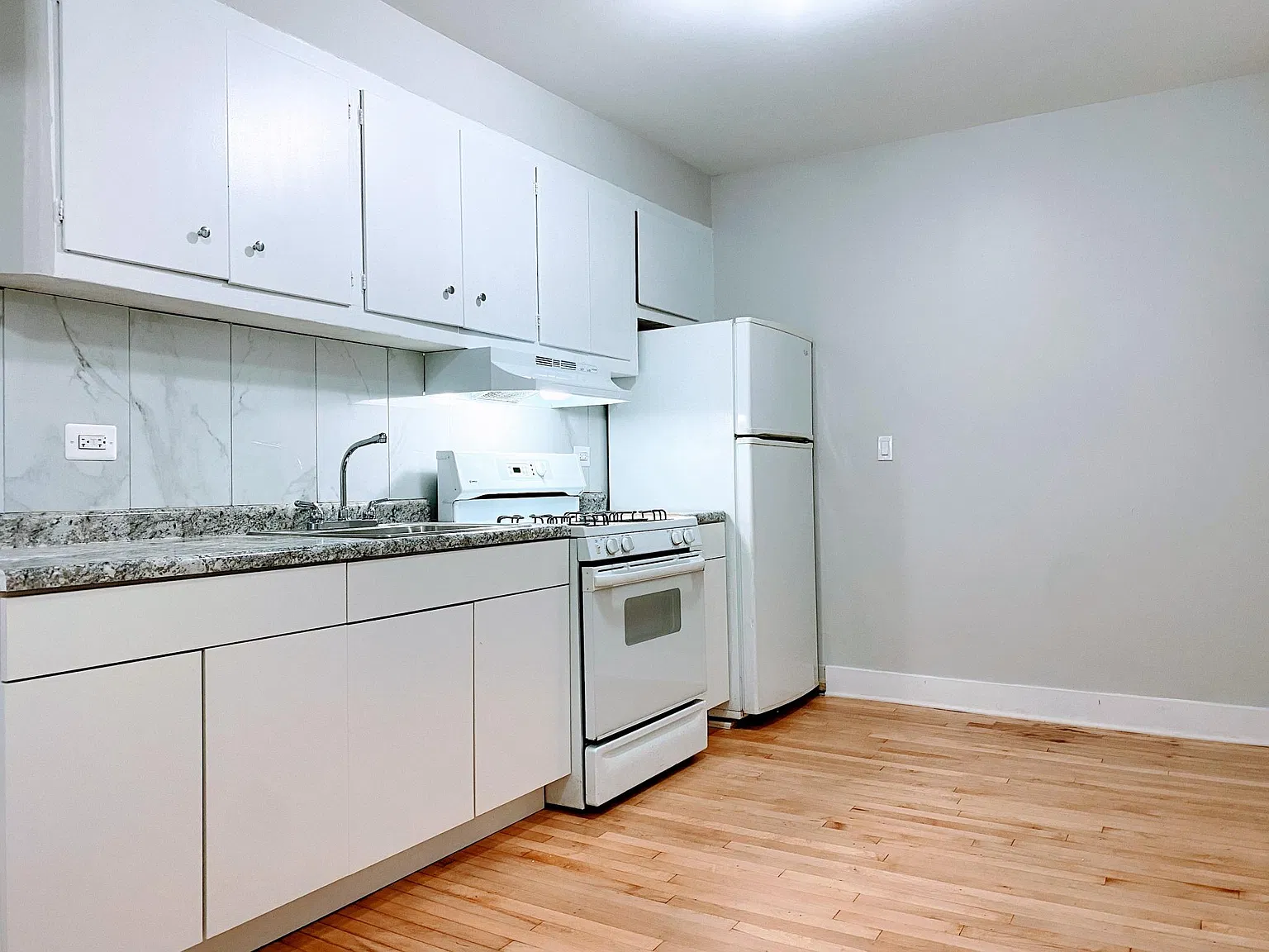 2 bed, 1100 sqft, $1,595 — Photo 3