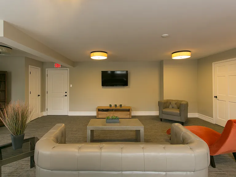 Stratford Apartments — Photo 32