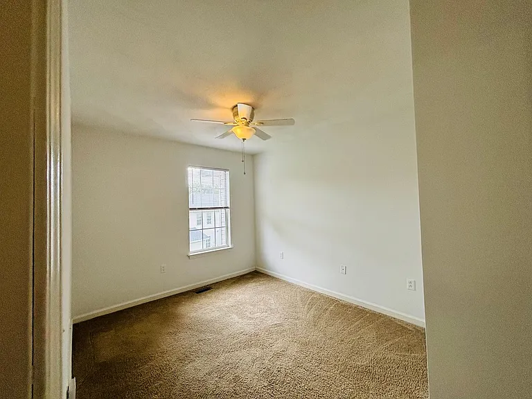 850 Patrick Henry Dr — Photo 15
