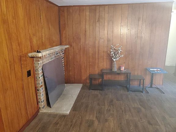 3rd image of 2326 Mimosa Dr