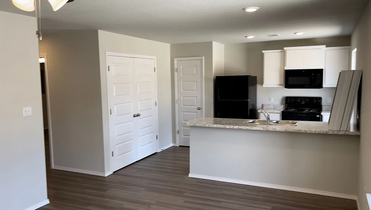 Building Photo - 2215 Forrest Loop