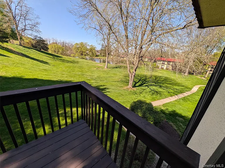 9 Loudon Dr #6 — Photo 17