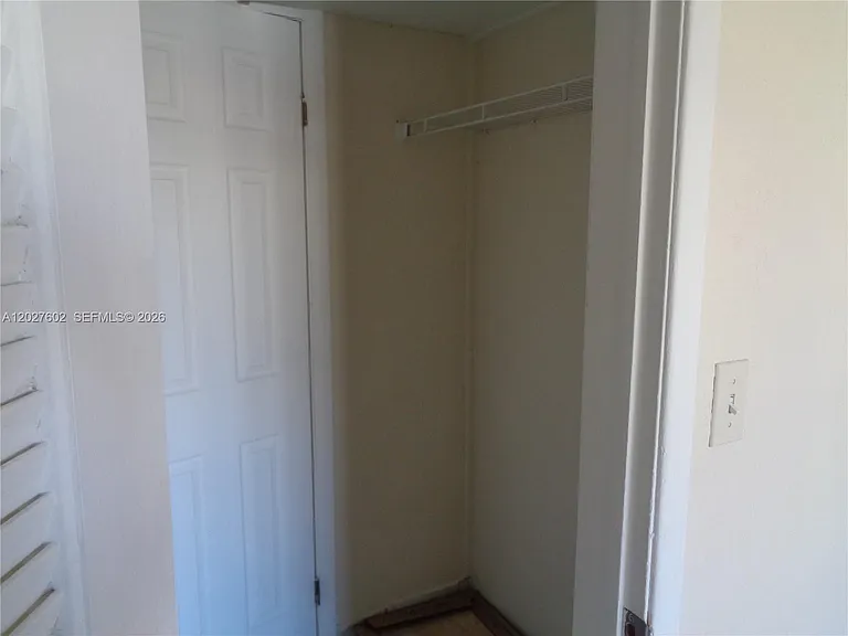 450 Golden Isles Dr #1H — Photo 23