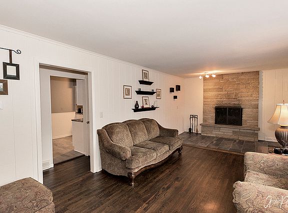 3rd image of 3105 Still Hill Dr