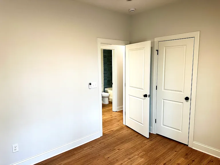 525 N Linwood Ave — Photo 31