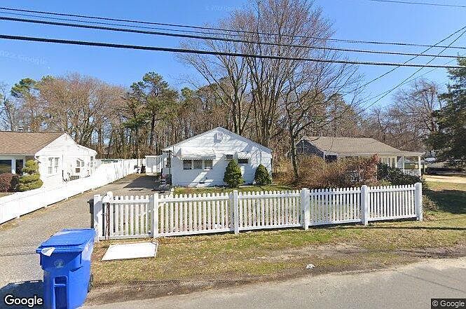 1st image of 530 Holly Village Ln