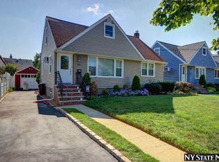 202 Babylon Tpke, Merrick, NY 11566