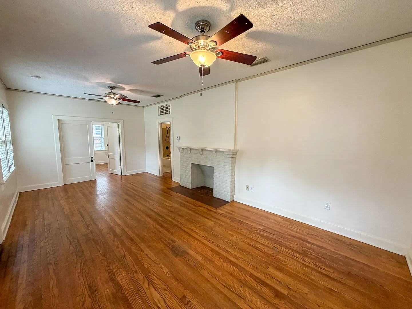 411 SW 10th Street — Photo 3