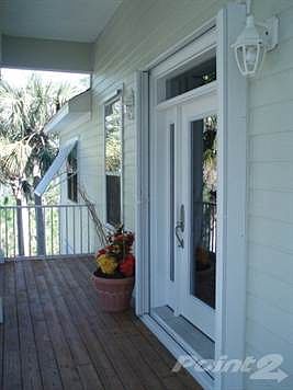 Front porch entrance