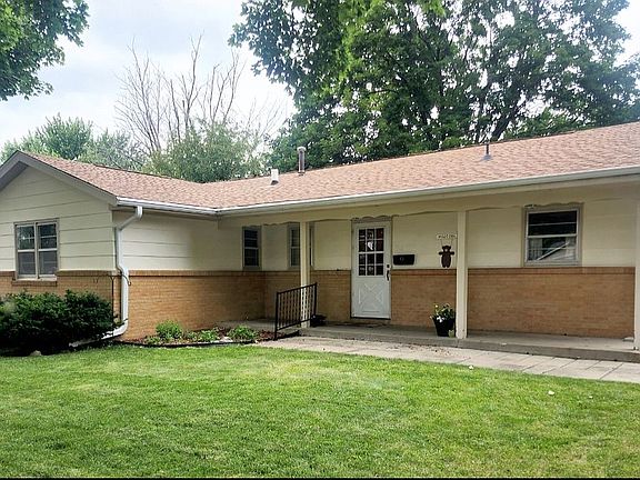 2nd image of 1310 SW Kenworthy Dr