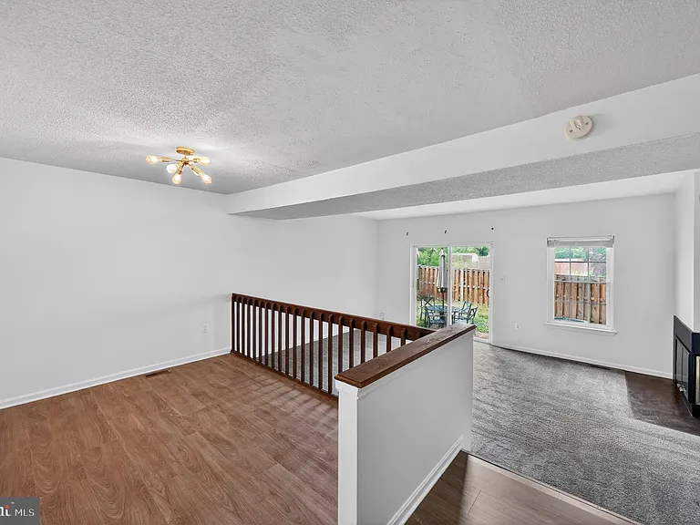 1015 Saint Michaels Dr — Photo 2