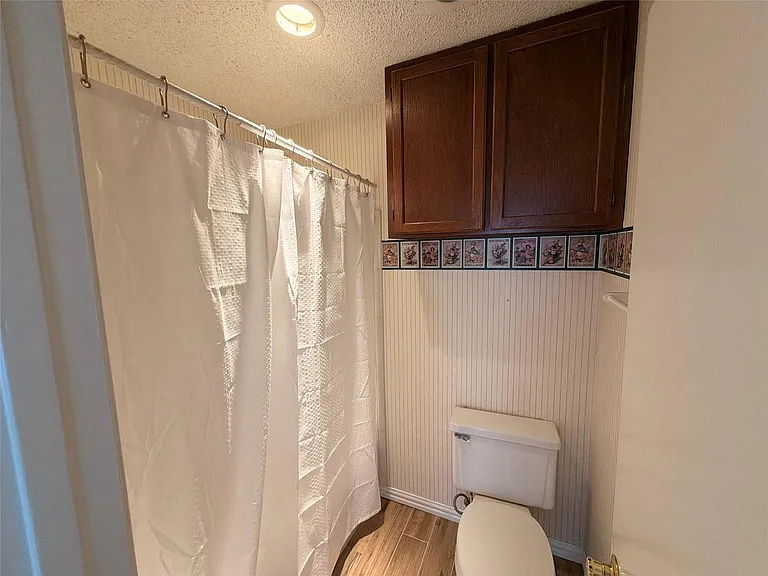 2327 Torrington Dr #C — Photo 13