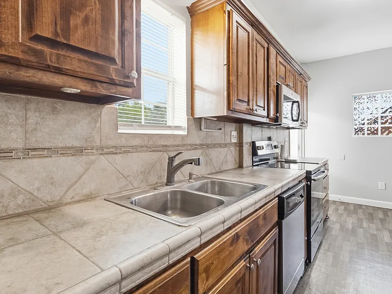 9140 Sailfish Dr — Photo 19