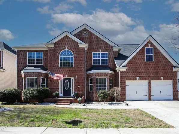 4011 Oak Field Dr, Loganville, GA 30052
