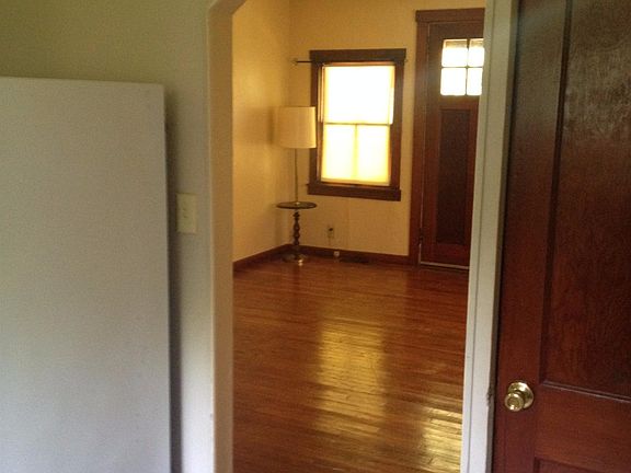 5th image of 9717 Maple Dr