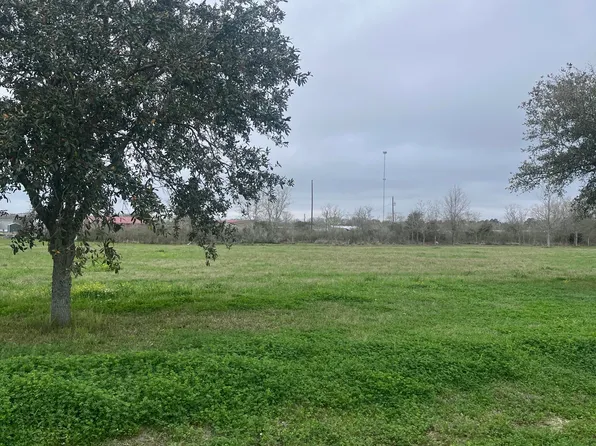 155 Oaktree Ln, Rayne, LA 70578