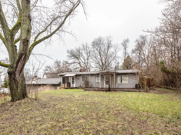 11132 Overland Rd, Whitmore Lake, MI 48189