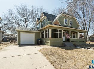 221 W 23rd St, Sioux Falls, SD 57105
