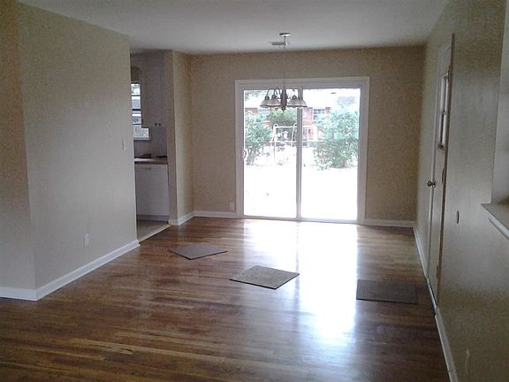 5th image of 3010 Blue Star Ave