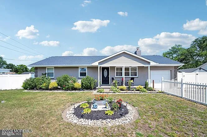 3 bed, 2.5 bath, 1176 sqft, $2,000 — Photo 2
