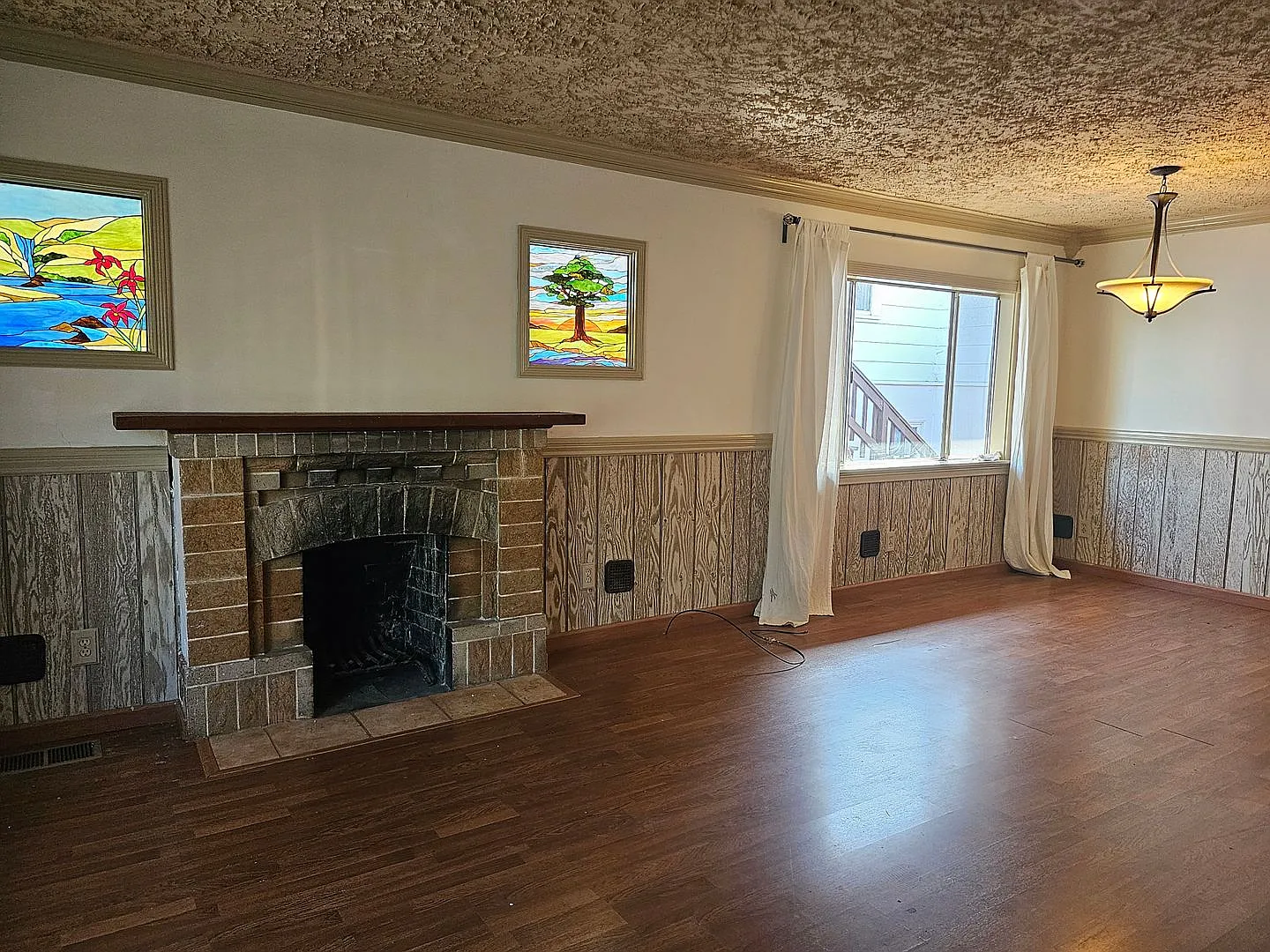 "Sunshine Delight: Spacious 3-Bedroom Home in North Berkeley!" — Photo 3