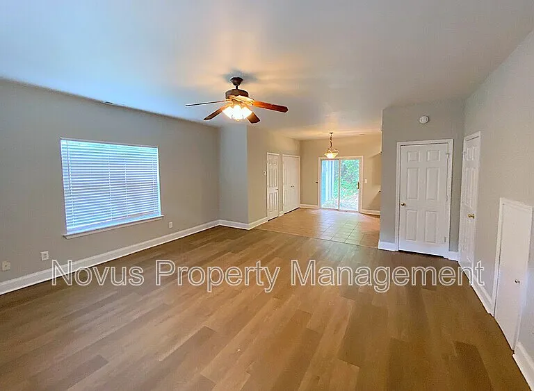145 Bowen St #C4 — Photo 3