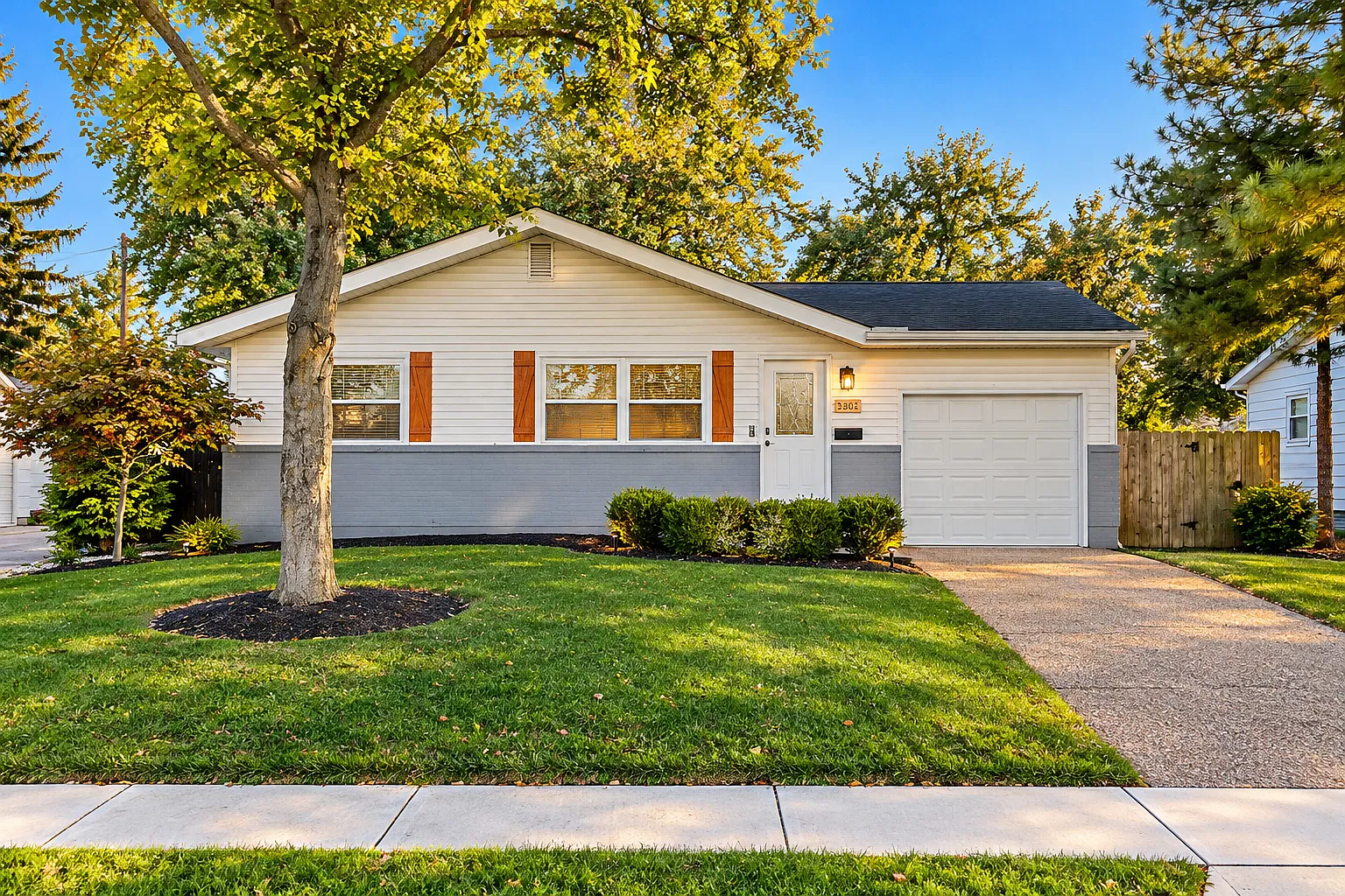 3 bed, 980 sqft, $2,200 — Photo 1