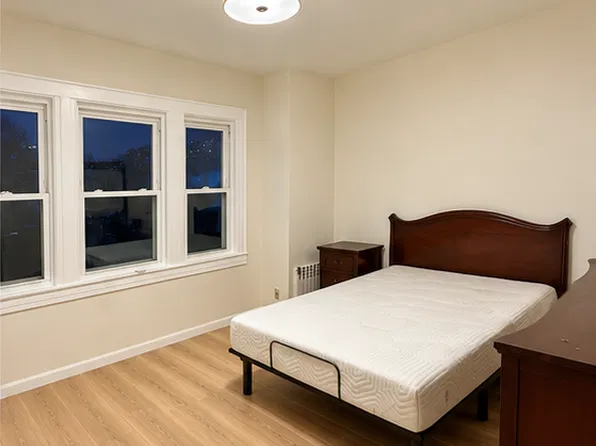 6140 Austin St, Rego Park, NY 11374