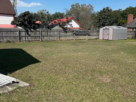 5th image of 2 Manor Blvd