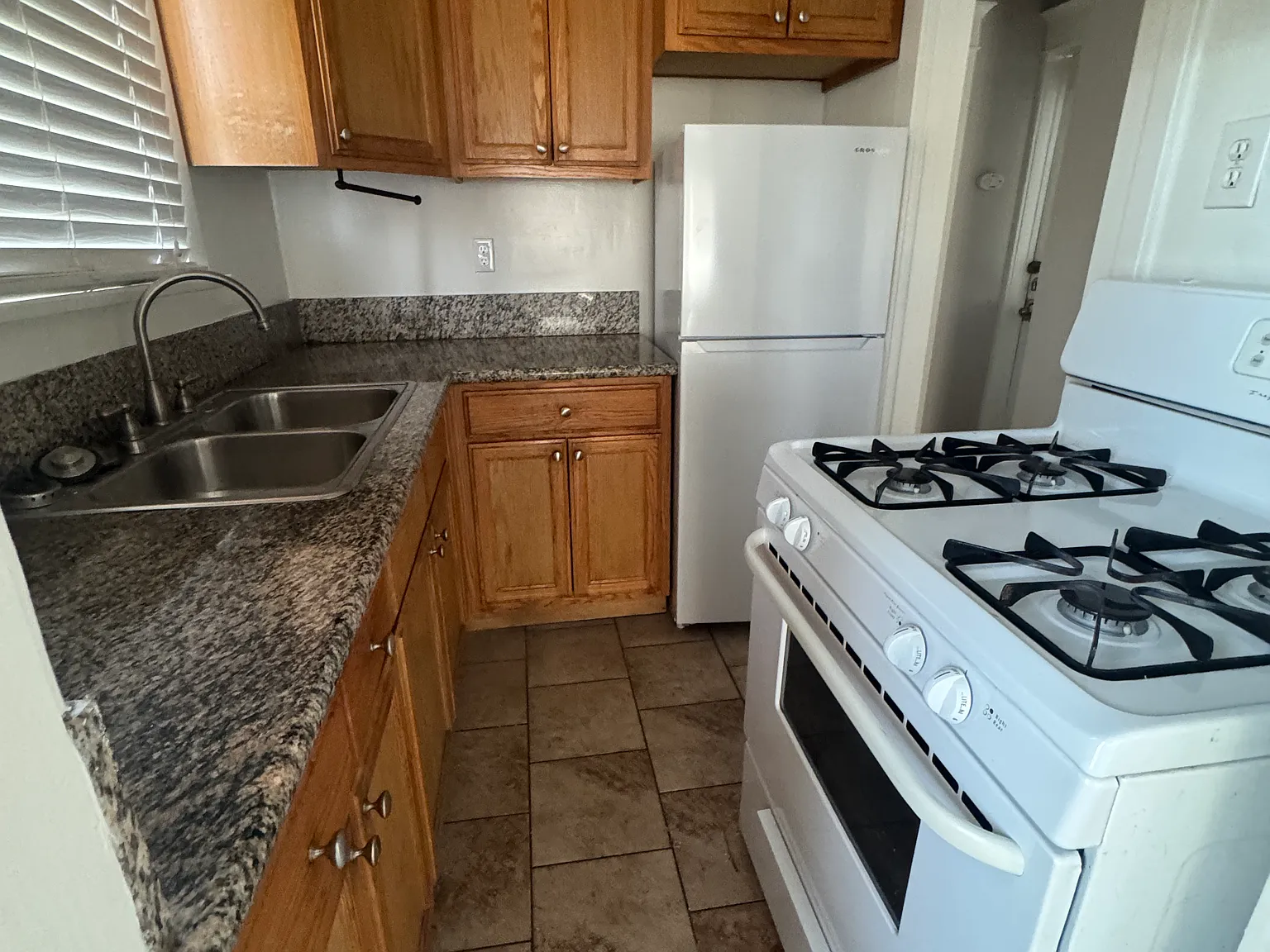 612 Chestnut Ave — Photo 4