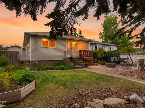 3708 66th St NW, Calgary, AB T3B 2H9