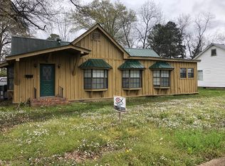 422 W 2nd St, De Witt, AR 72042