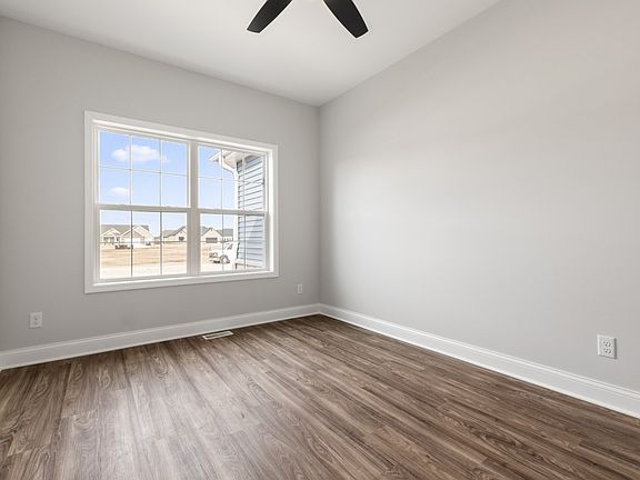 2nd image of 2206 Maggie Ln