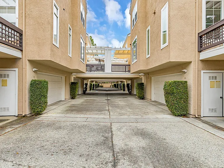 415 Camille Cir #14 — Photo 3