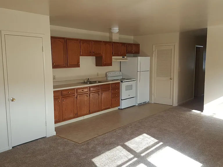 933 Pulaski Hwy #2 — Photo 4