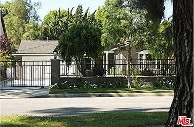 2nd image of 13401 Chandler Blvd