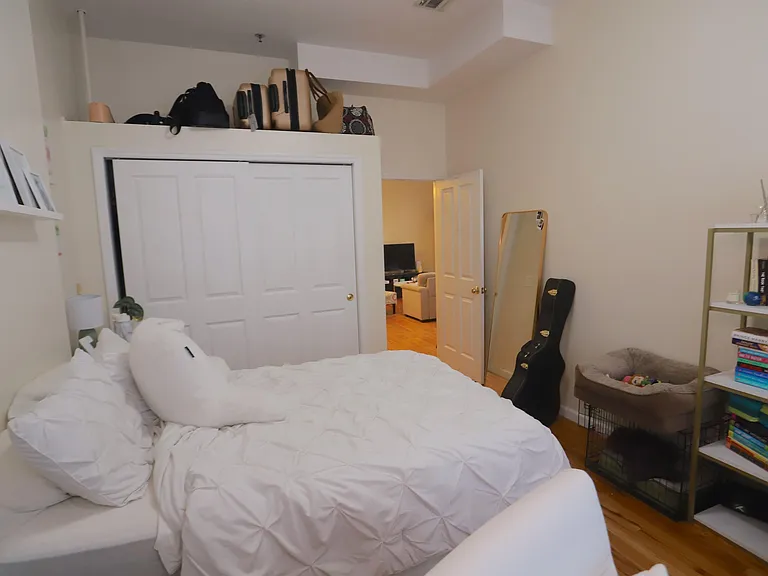 105 11th St #2F — Photo 10