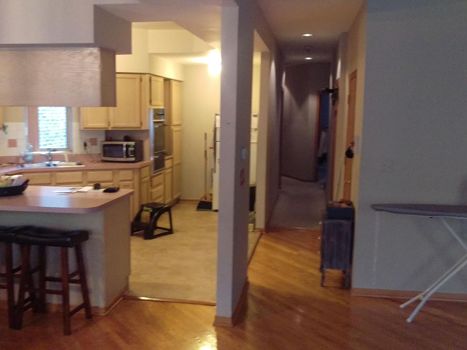 2nd image of 1112 N Oakley Blvd APT 1