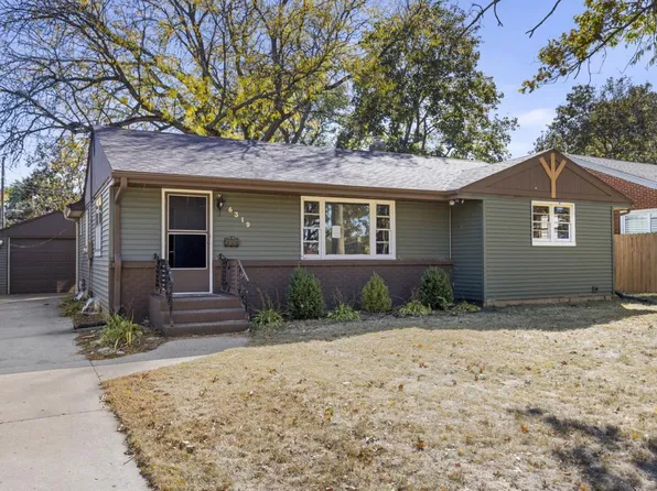 6319 Park Ridge Rd, Loves Park, IL 61111