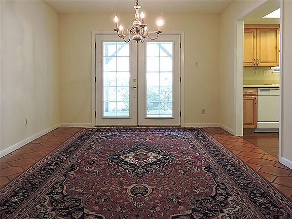 4th image of 6135 Los Robles Dr